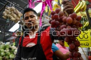 UVAS . AÑO NUEVO