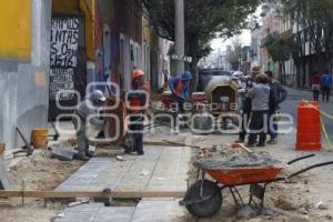 COLOCACIÓN LOSAS AVENIDA JUAN DE PALAFOX