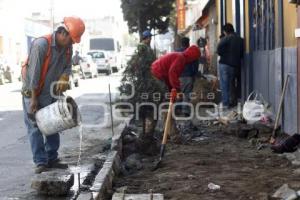 COLOCACIÓN LOSAS AVENIDA JUAN DE PALAFOX