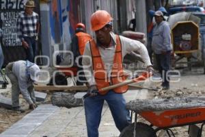 COLOCACIÓN LOSAS AVENIDA JUAN DE PALAFOX