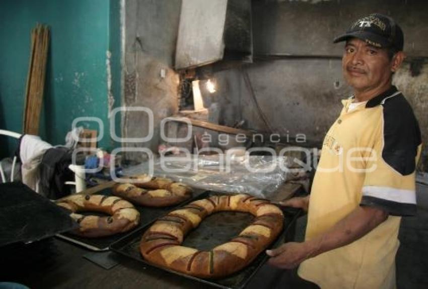 ROSCA DE REYES . ACATLÁN