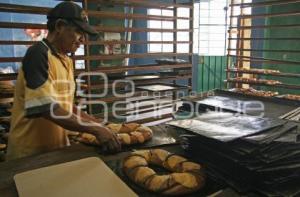 ROSCA DE REYES . ACATLÁN