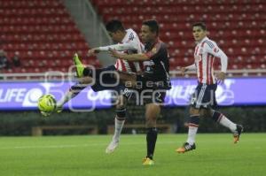 FUTBOL . CHIVAS VS LOBOS