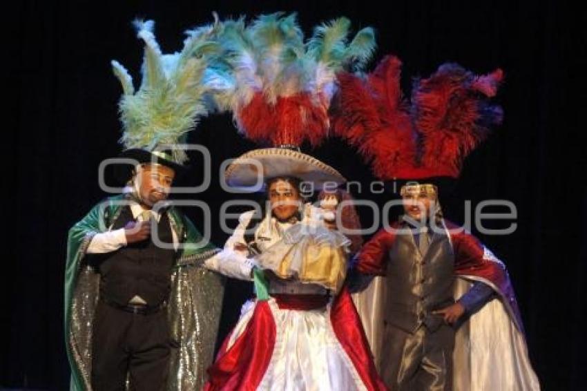 PASARELA DE HUEHUES