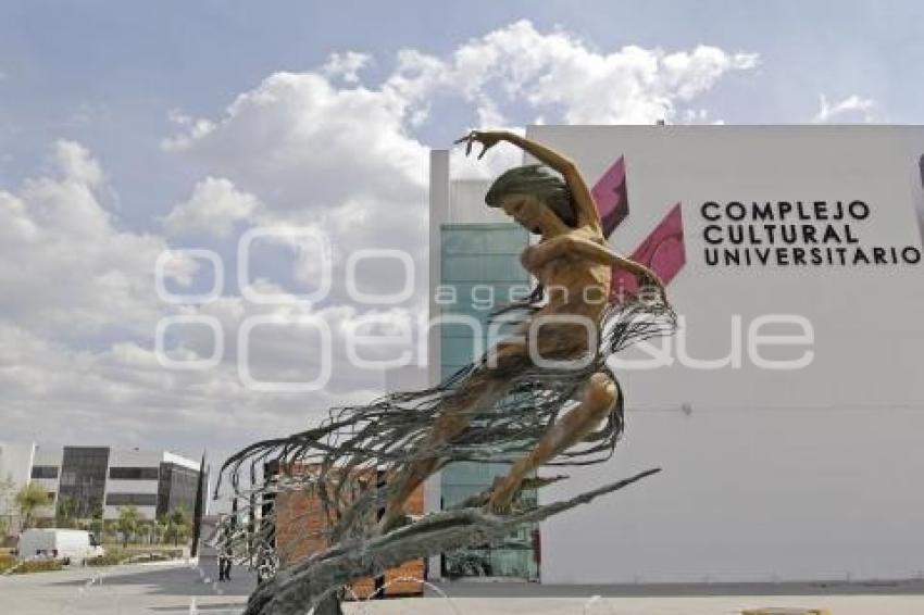 CCU . LA BAILARINA