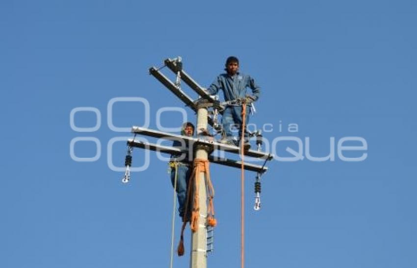 ELECTRICISTAS . ATLIXCO