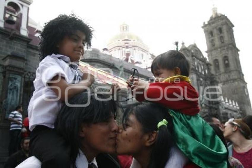 BESO DE FOTOGRAFÍA