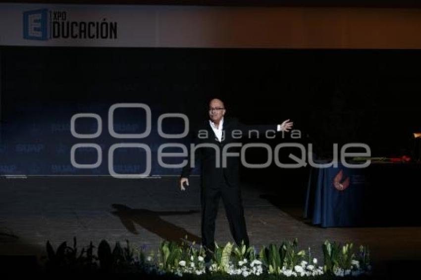 EXPO EDUCACIÓN . ANDRÉS BUSTAMANTE