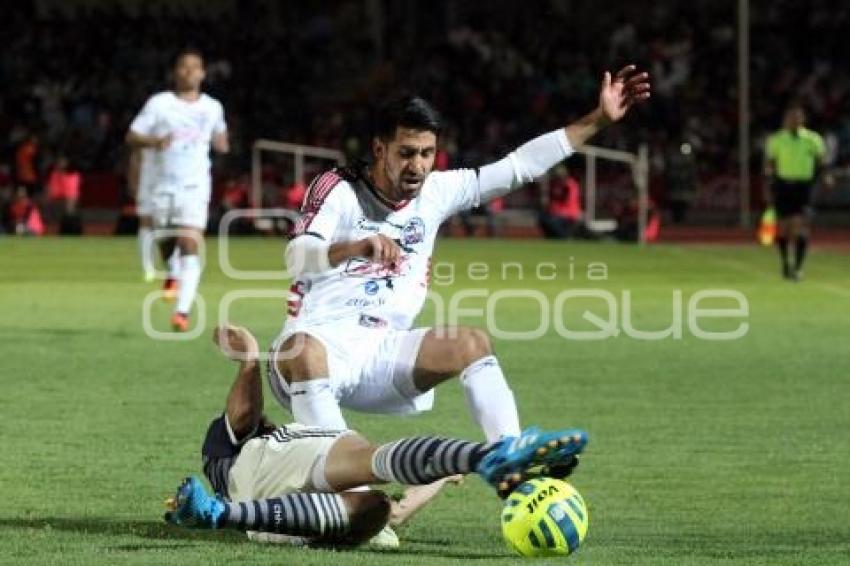 FUTBOL . LOBOS VS CHIVAS