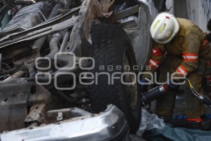 DOS MUERTOS EN VOLCADURA