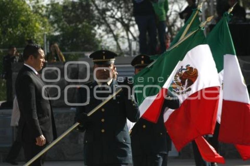 DÍA DE LA BANDERA PLAZA LA VICTORIA