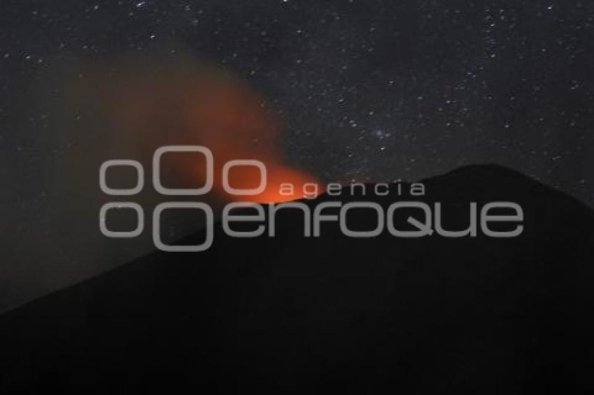 VOLCÁN POPOCATÉPETL . INCANDESCENCIA