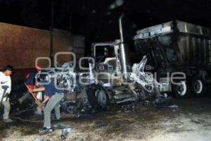 ACCIDENTE CAMIÓN DE GRAVA