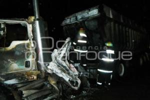 ACCIDENTE CAMIÓN DE GRAVA