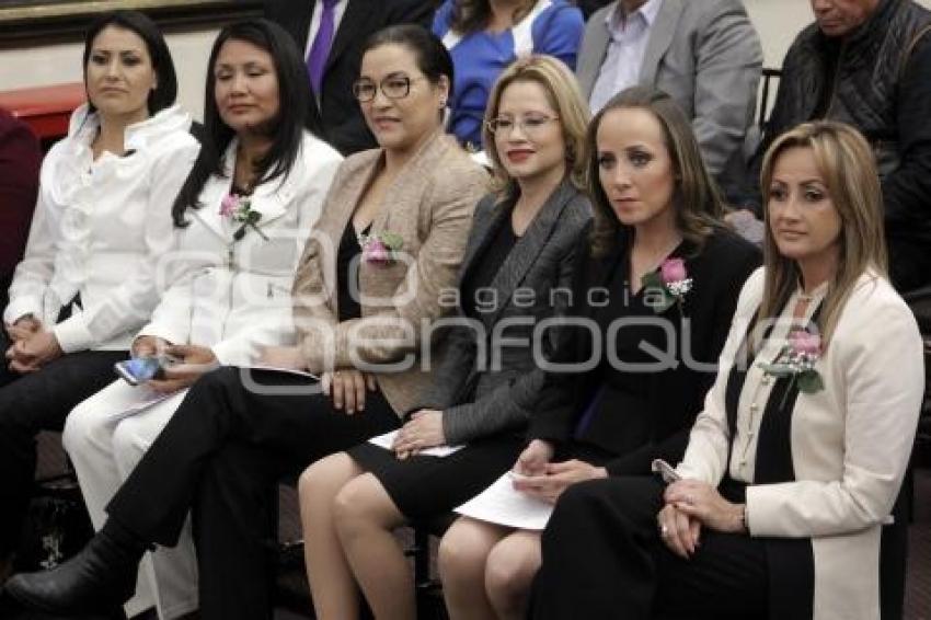 DÍA DE LA MUJER . CONGRESO