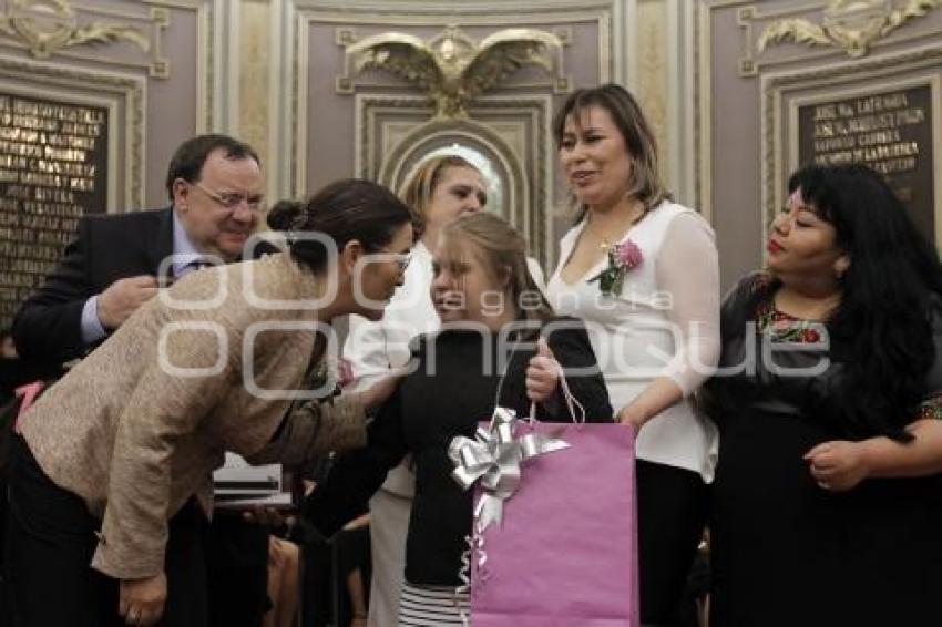 DÍA DE LA MUJER . CONGRESO