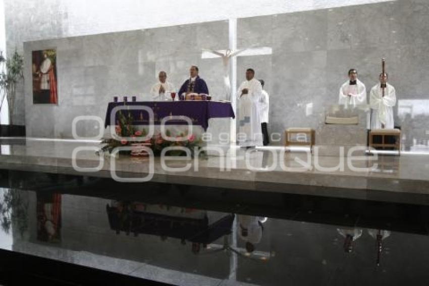 ADOQUINES . SANTUARIO GUADALUPANO