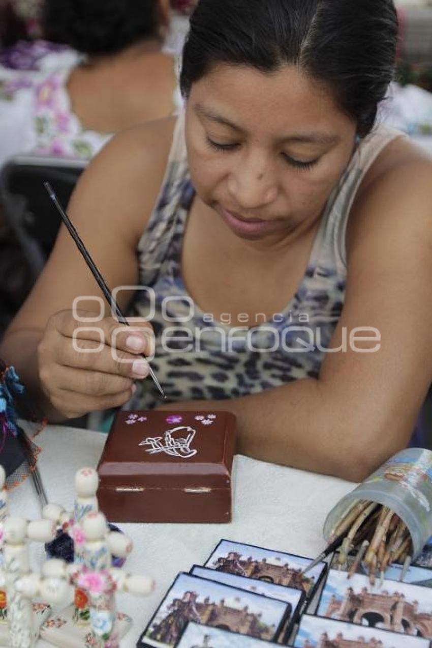 DÍA INTERNACIONAL DEL ARTESANO