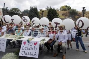 GRAN ABRAZO A LA PIRAMIDE DE CHOLULA