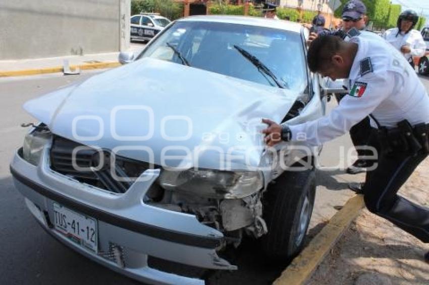 TEHUACÁN .  CHOQUE TRANSPORTE PÚBLICO