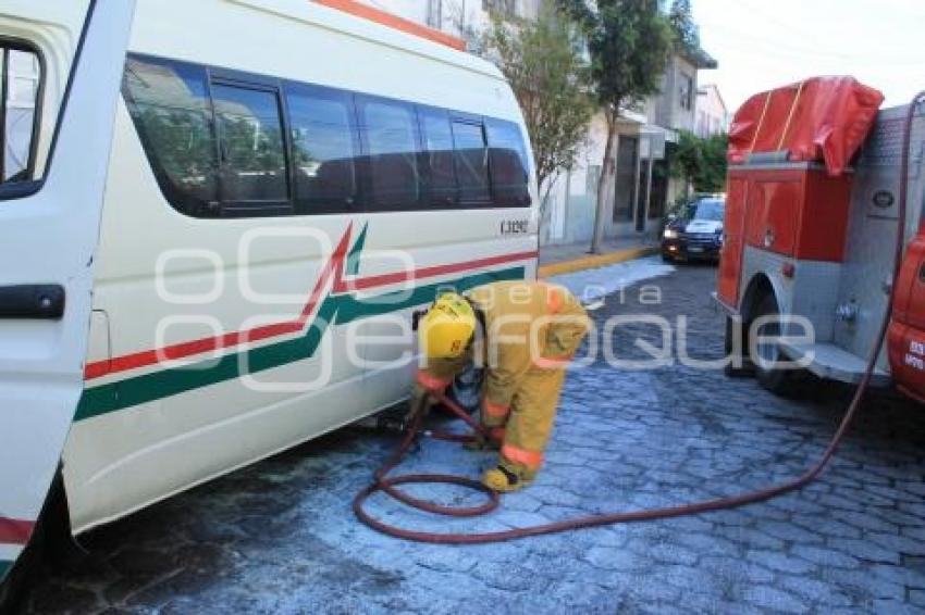 INCENDIO TRANSPORTE PÚBLICO . TEHUACÁN