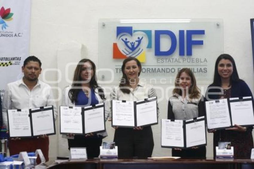 DIF . DONATIVO BECA UN NIÑO INDÍGENA