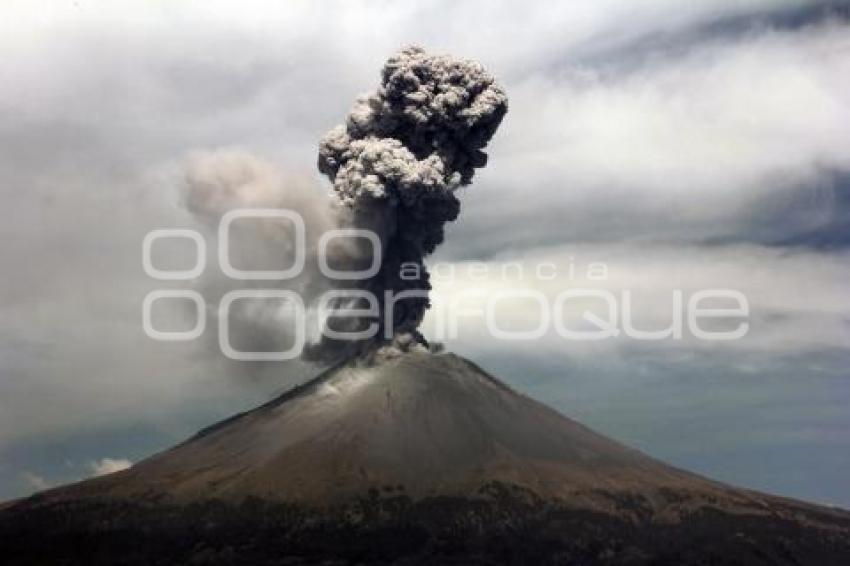 FUMAROLA . VOLCÁN POPOCATÉPETL