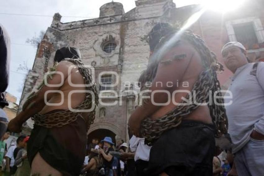 SEMANA SANTA . ENGRILLADOS