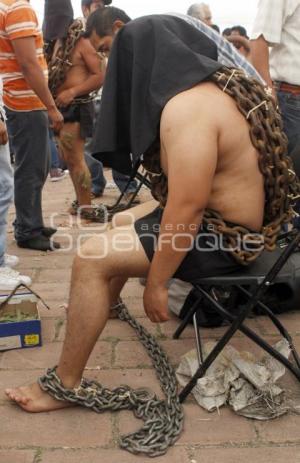 SEMANA SANTA. ENGRILLADOS