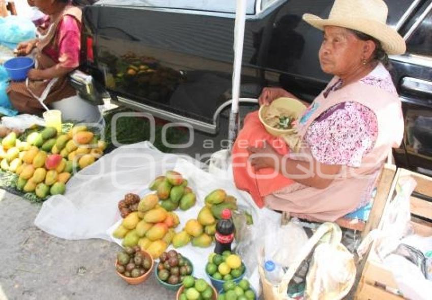 MERCADO . ACATLÁN DE OSORIO