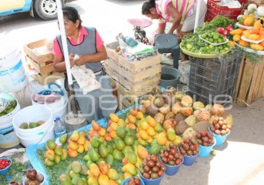 MERCADO . ACATLÁN DE OSORIO