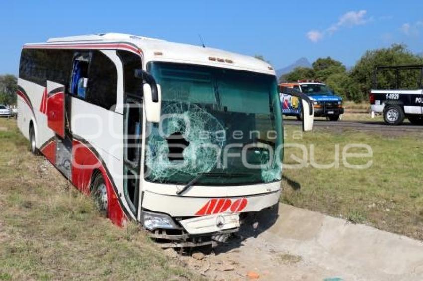 CHOQUE EN AUTOPISTA AMOZOC - PEROTE