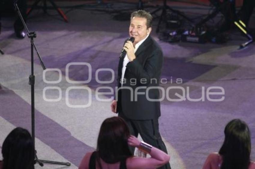 RICARDO MONTANER. PALENQUE DE LA FERIA