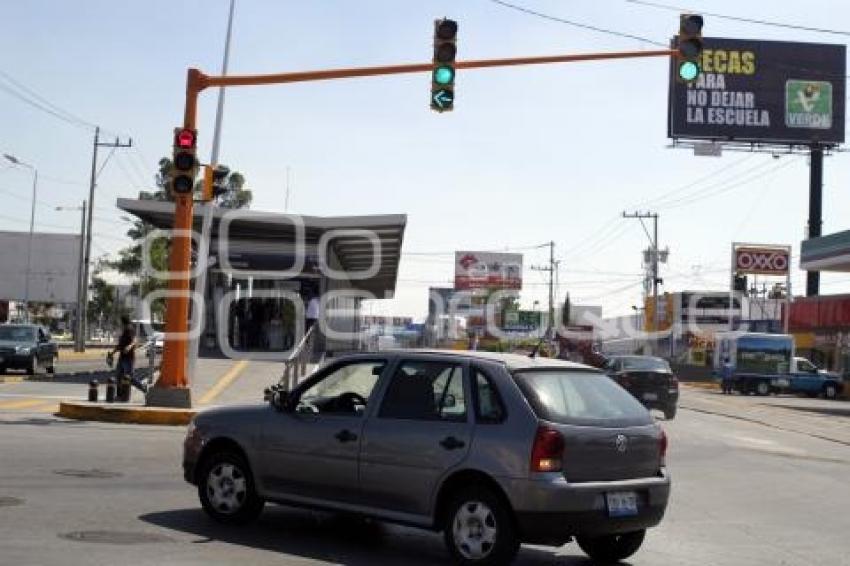 RUTA . VUELTA A LA IZQUIERDA