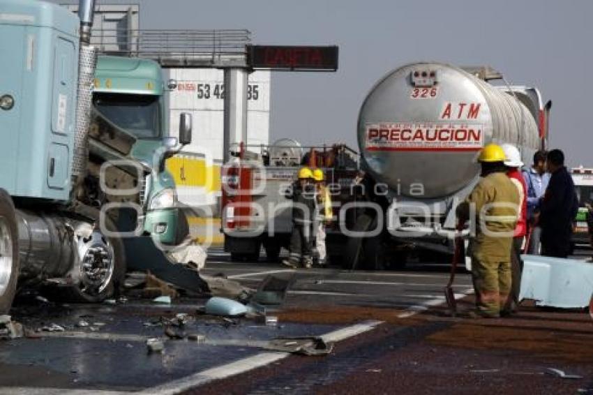 CHOQUE TRACTO CAMIONES AUTOPISTA