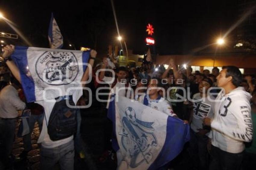 POBLANOS CELEBRAN TRIUNFO DE LA FRANJA