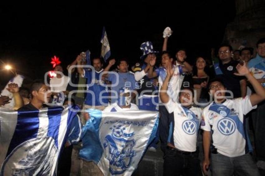 POBLANOS CELEBRAN TRIUNFO DE LA FRANJA