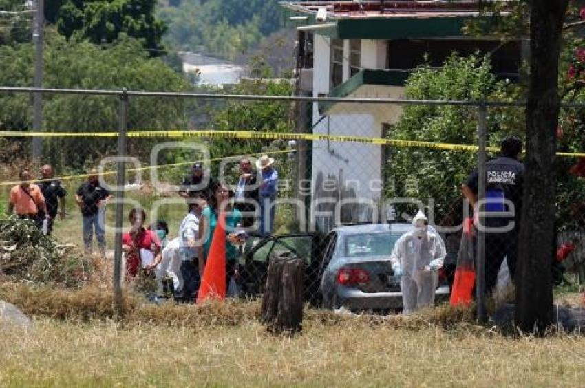 HALLAN TRES PERSONAS ENCAJUELADAS