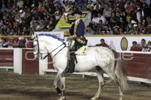 PABLO HERMOSO DE MENDOZA. TOROS