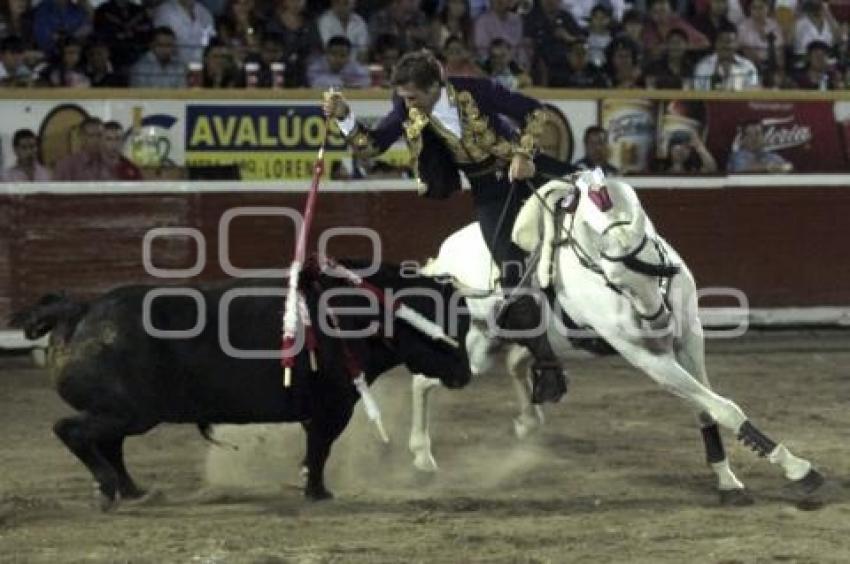 PABLO HERMOSO DE MENDOZA. TOROS