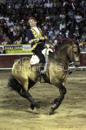 PABLO HERMOSO DE MENDOZA. TOROS