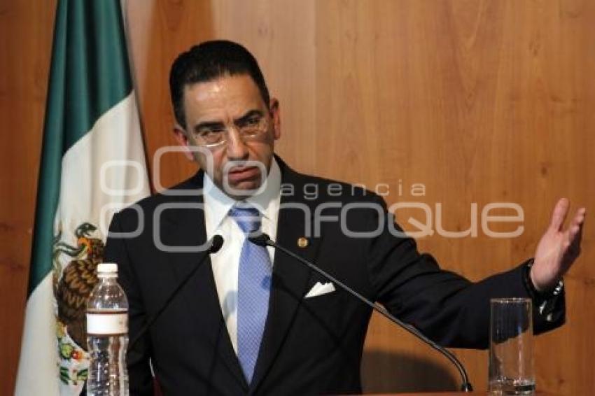 CONFERENCIA JAVIER LOZANO ALARCÓN