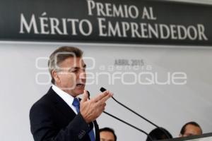 ENTREGA PREMIO AL MÉRITO EMPRENDEDOR