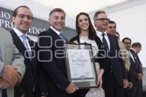 ENTREGA PREMIO AL MÉRITO EMPRENDEDOR