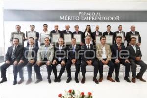 ENTREGA PREMIO AL MÉRITO EMPRENDEDOR