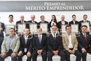 ENTREGA PREMIO AL MÉRITO EMPRENDEDOR