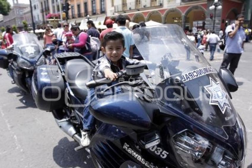 FAMILIAS ZÓCALO . DÍA DE ASUETO