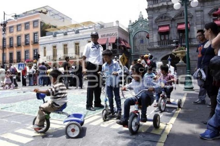 FAMILIAS ZÓCALO .  DÍA DE ASUETO