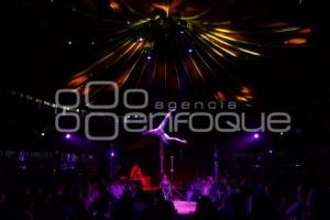 DELYRIA SHOW