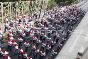 DESFILE 5 DE MAYO . ENSAYO